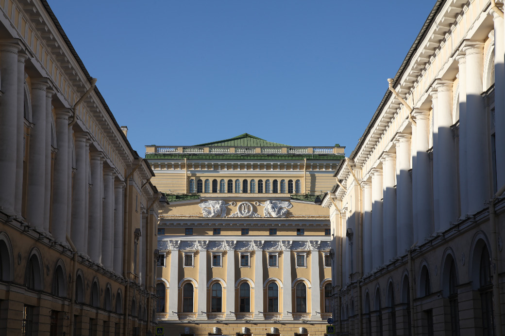 улица Зодчего Росси  – Architect Rossi Street looking toward the Александринский театр – Alexandrinsky Theater