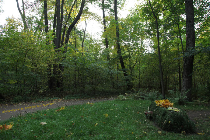 grave of Lev Nikolaievich Tolstoy